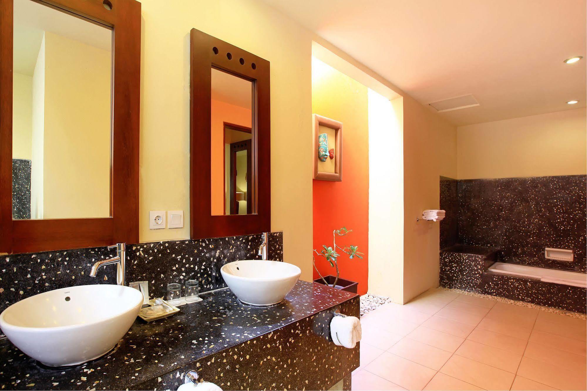 Mutiara Jimbaran Villas Kuta Selatan Ngoại thất bức ảnh
